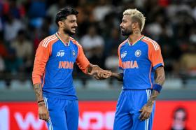 2025 Asia Cup Hardik Pandya 4K wallpaper