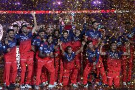 2025IPL चैंपियन RCB 4K वॉलपेपर