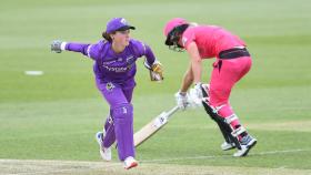 Emily Smith 4K cricket wallpaper