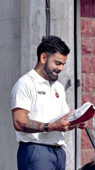 భారత క్రికెట్ జట్టు విరాట్ కోహ్లీ వాల్‌పేపర్