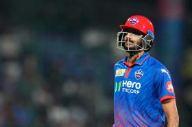 IPL 2026 Delhi Capitals Axar Patel 4K wallpaper