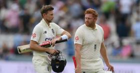 jonny bairstow with cricket teammate 4K wallpaper