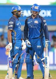 ముంబై ఇండియన్స్ రయాన్ రికెల్టన్ మరియు రోహిత్ శర్మ