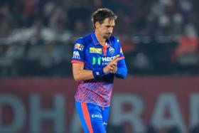 Punjab Kings Mitchell Starc 8K PC wallpaper