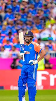 రోహిత్ శర్మ HD మొబైల్ వాల్‌పేపర్